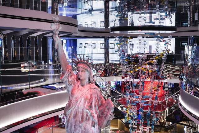 MSC Cruises, MSC Seashore, Danza del Mare 1, Copyrights - Ivan Sarfatti and MSC Rights.jpg